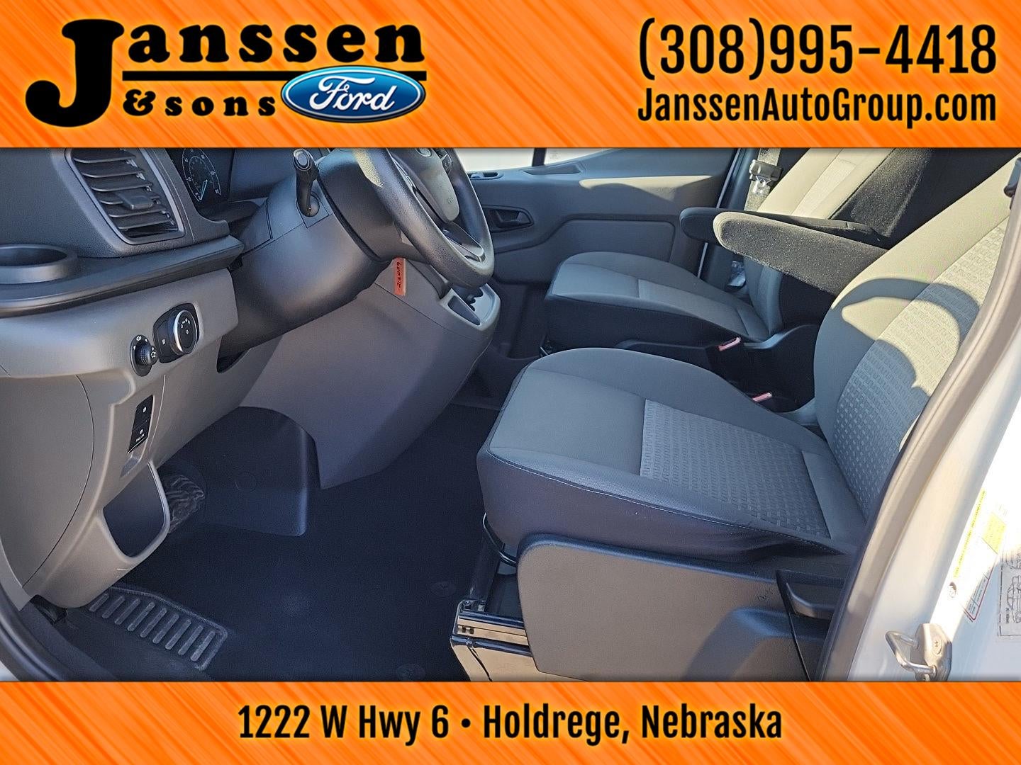 2023 Ford Transit Passenger Wagon XLT