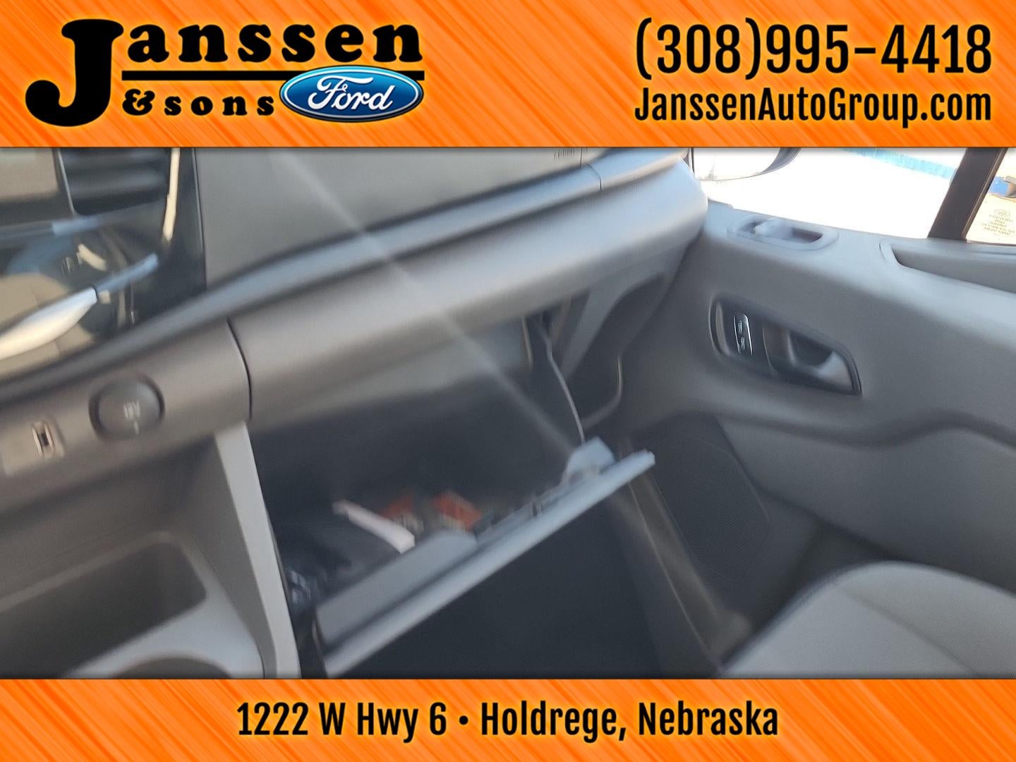 2023 Ford Transit Passenger Wagon XLT