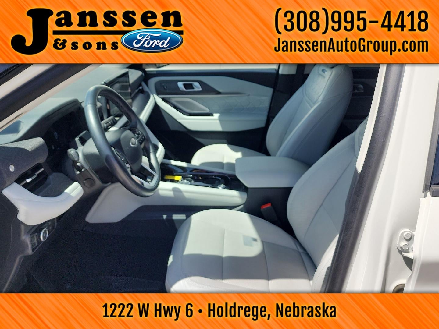 2025 Ford Explorer Platinum