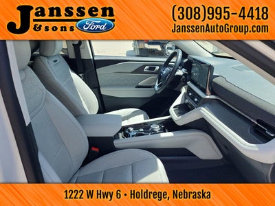 2025 Ford Explorer Platinum