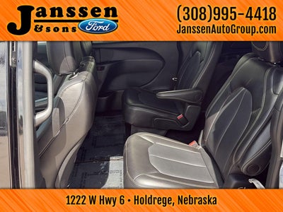 2025 Chrysler Pacifica Select