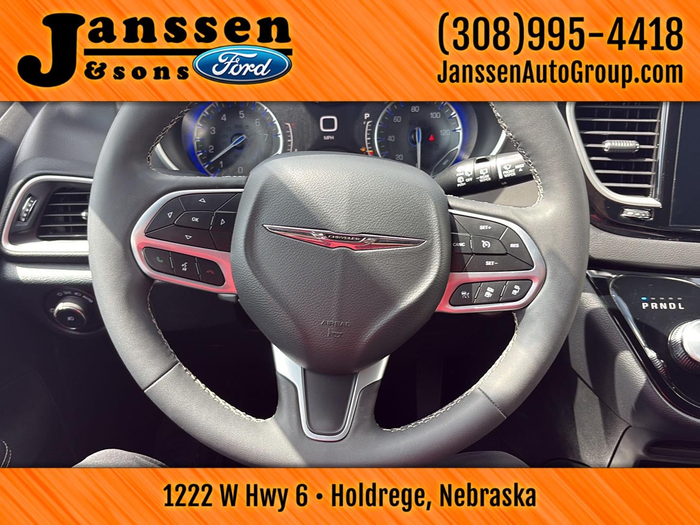 2025 Chrysler Pacifica Select