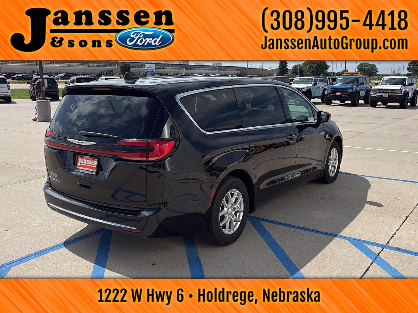 2025 Chrysler Pacifica Select