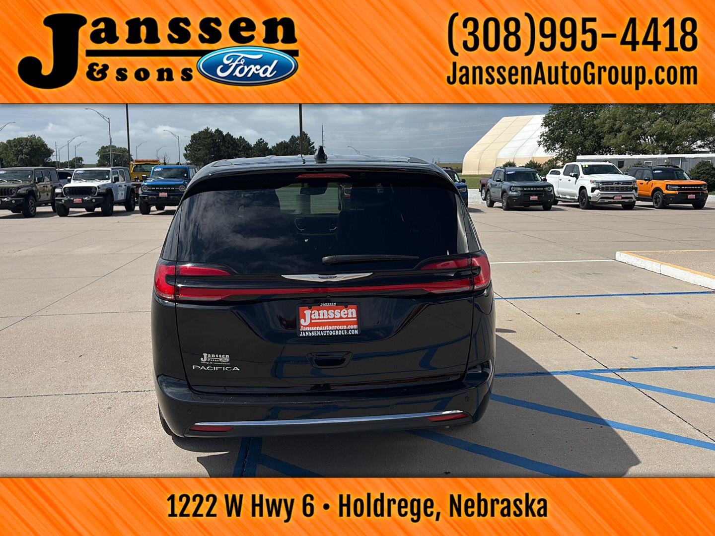 2025 Chrysler Pacifica Select