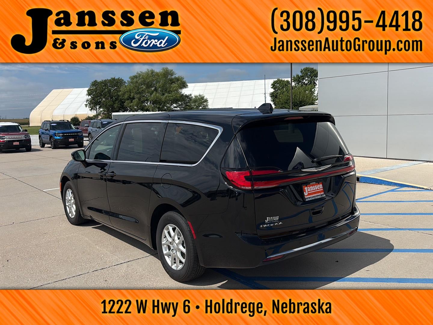 2025 Chrysler Pacifica Select