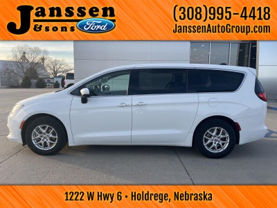 2023 Chrysler VOYAGER LX