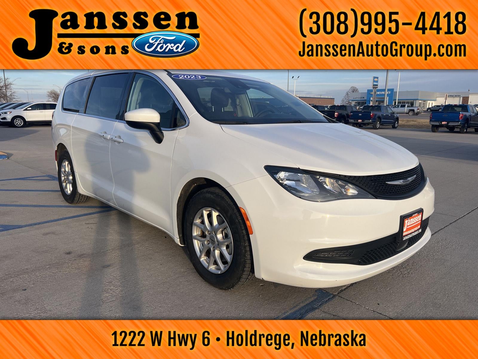 2023 Chrysler VOYAGER LX