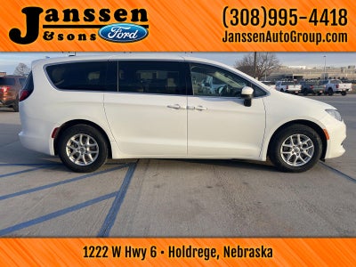 2023 Chrysler VOYAGER LX