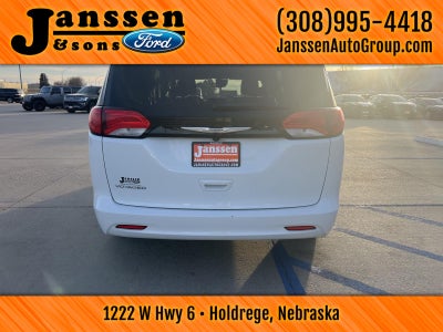 2023 Chrysler VOYAGER LX