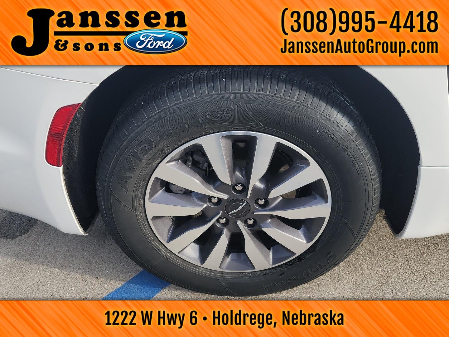 2024 Chrysler Pacifica Hybrid Select