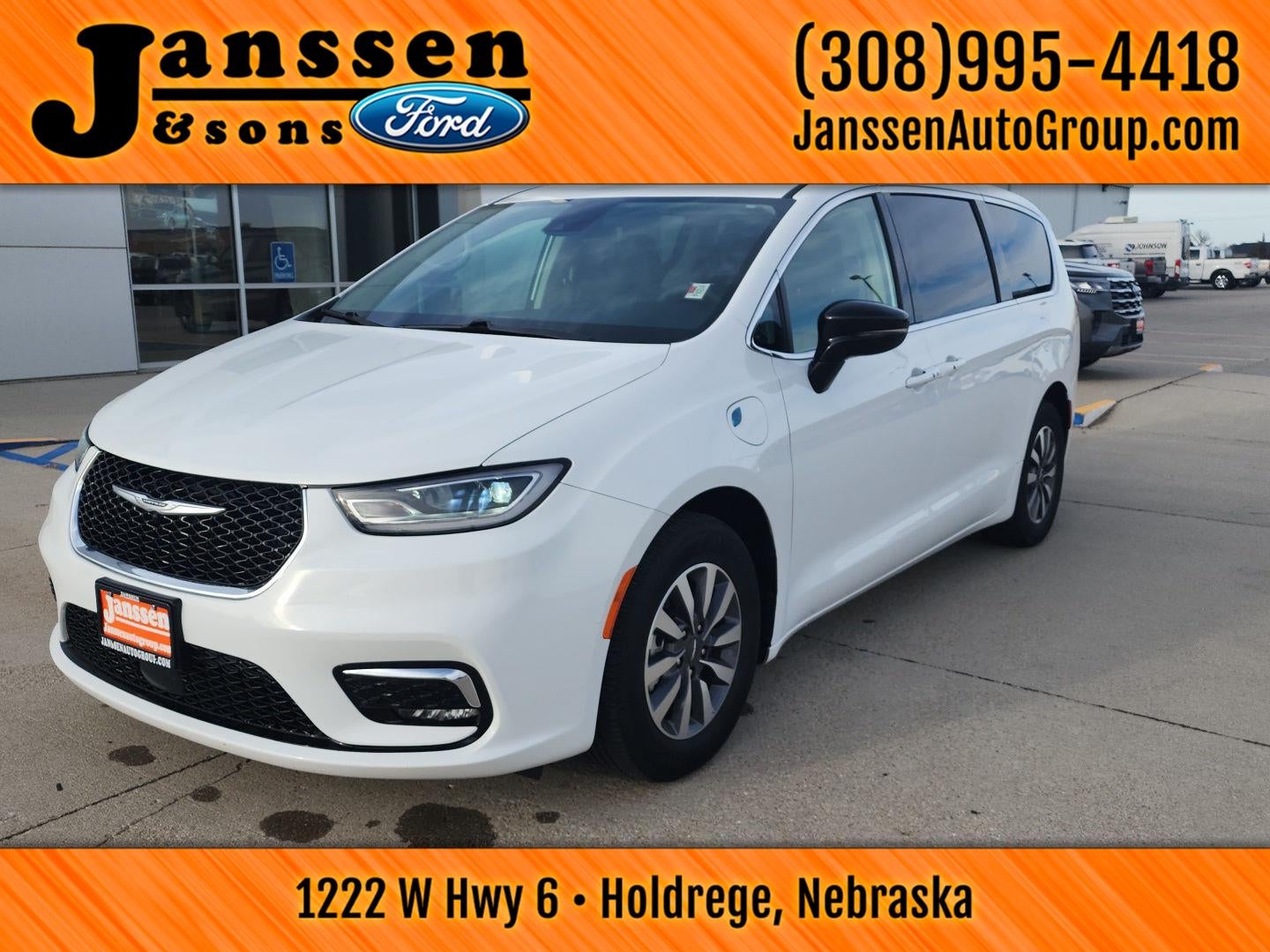 2024 Chrysler Pacifica Hybrid Select